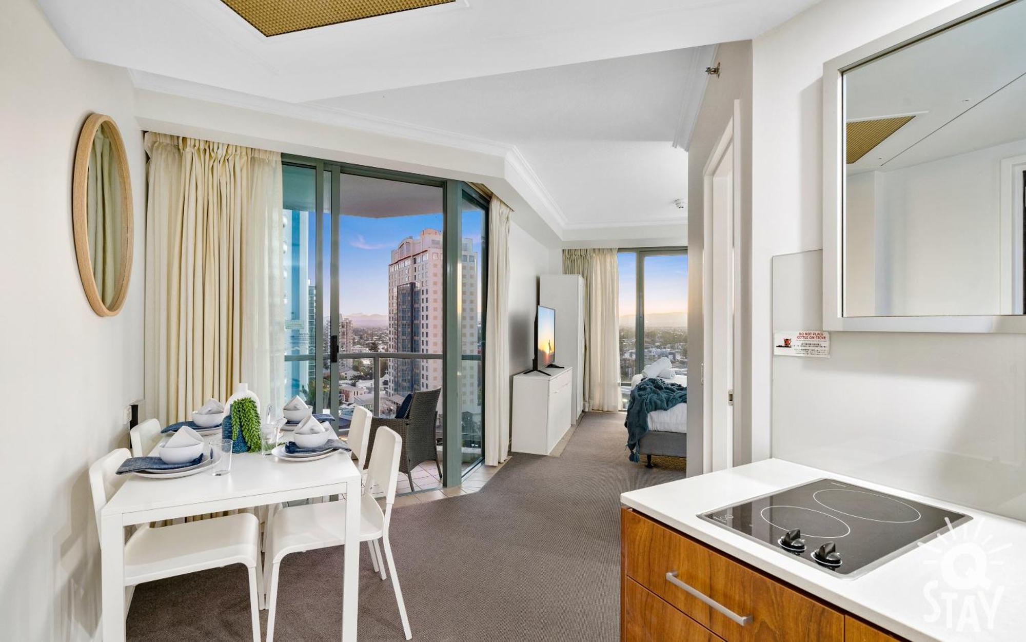 גולד קוסט Legends Surfers Paradise Mid Week Madness Deal - Q Stay מראה חיצוני תמונה