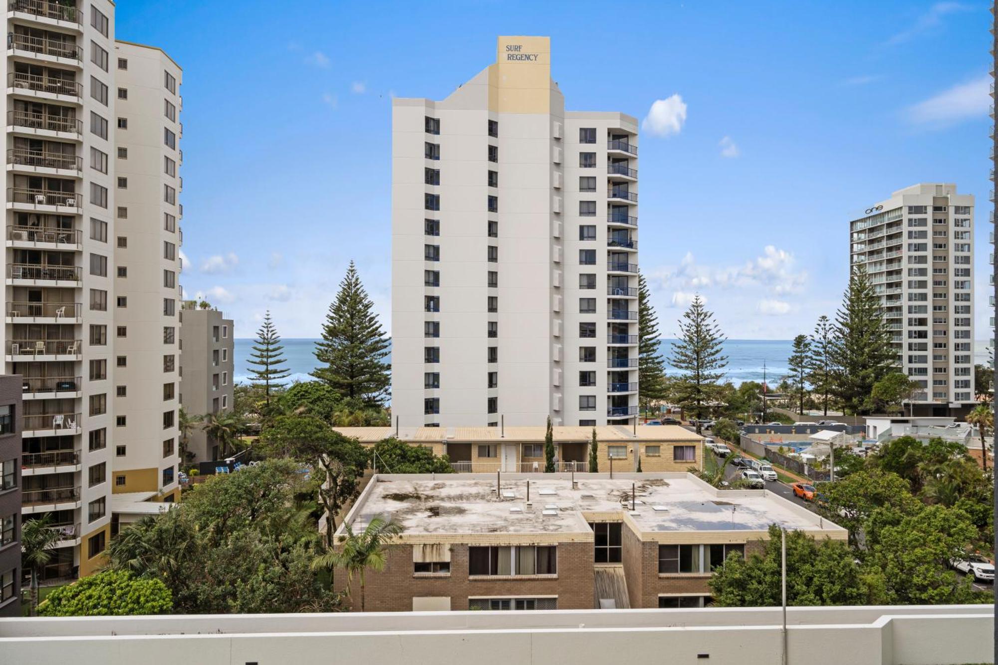 גולד קוסט Legends Surfers Paradise Mid Week Madness Deal - Q Stay מראה חיצוני תמונה
