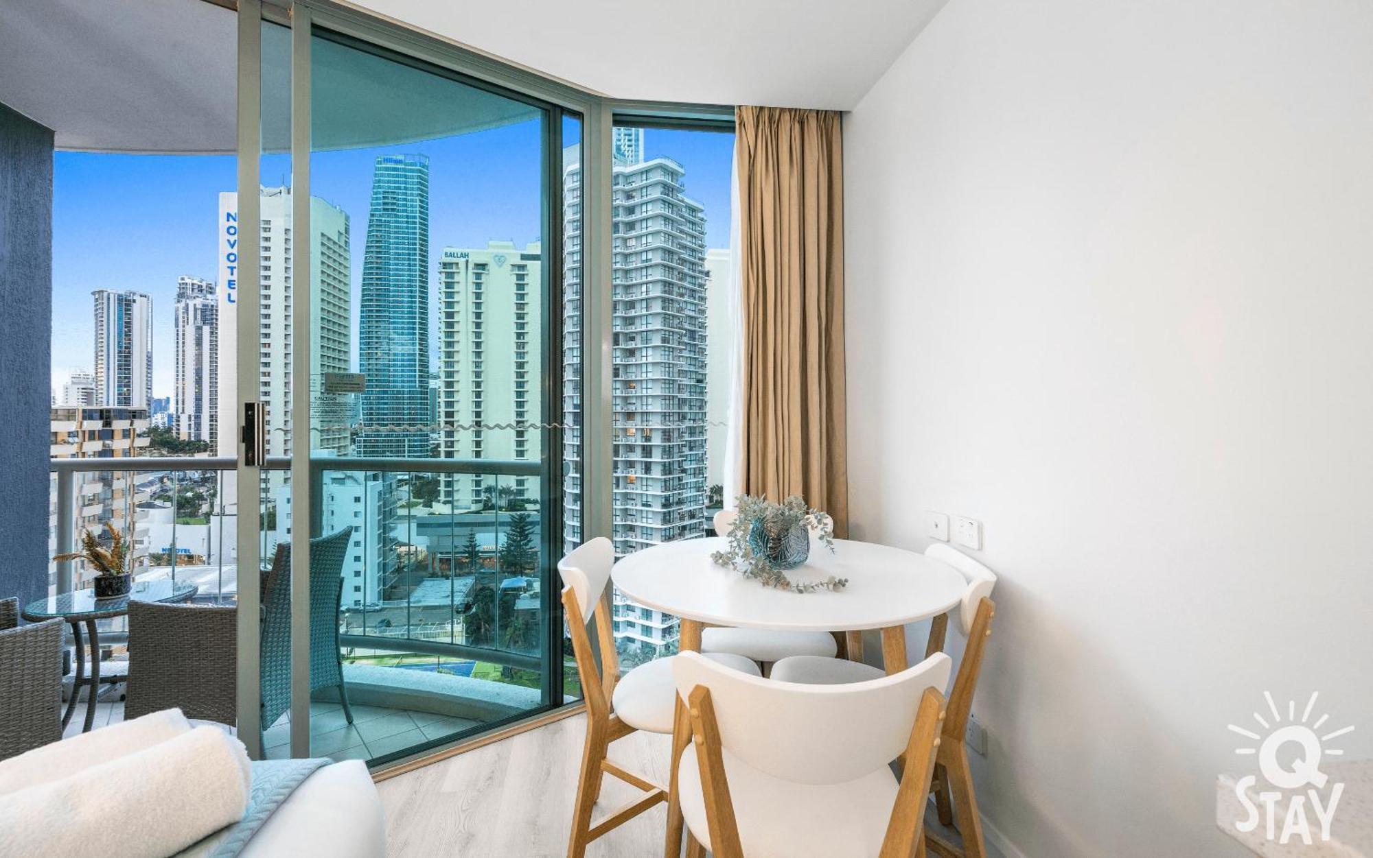 גולד קוסט Legends Surfers Paradise Mid Week Madness Deal - Q Stay מראה חיצוני תמונה
