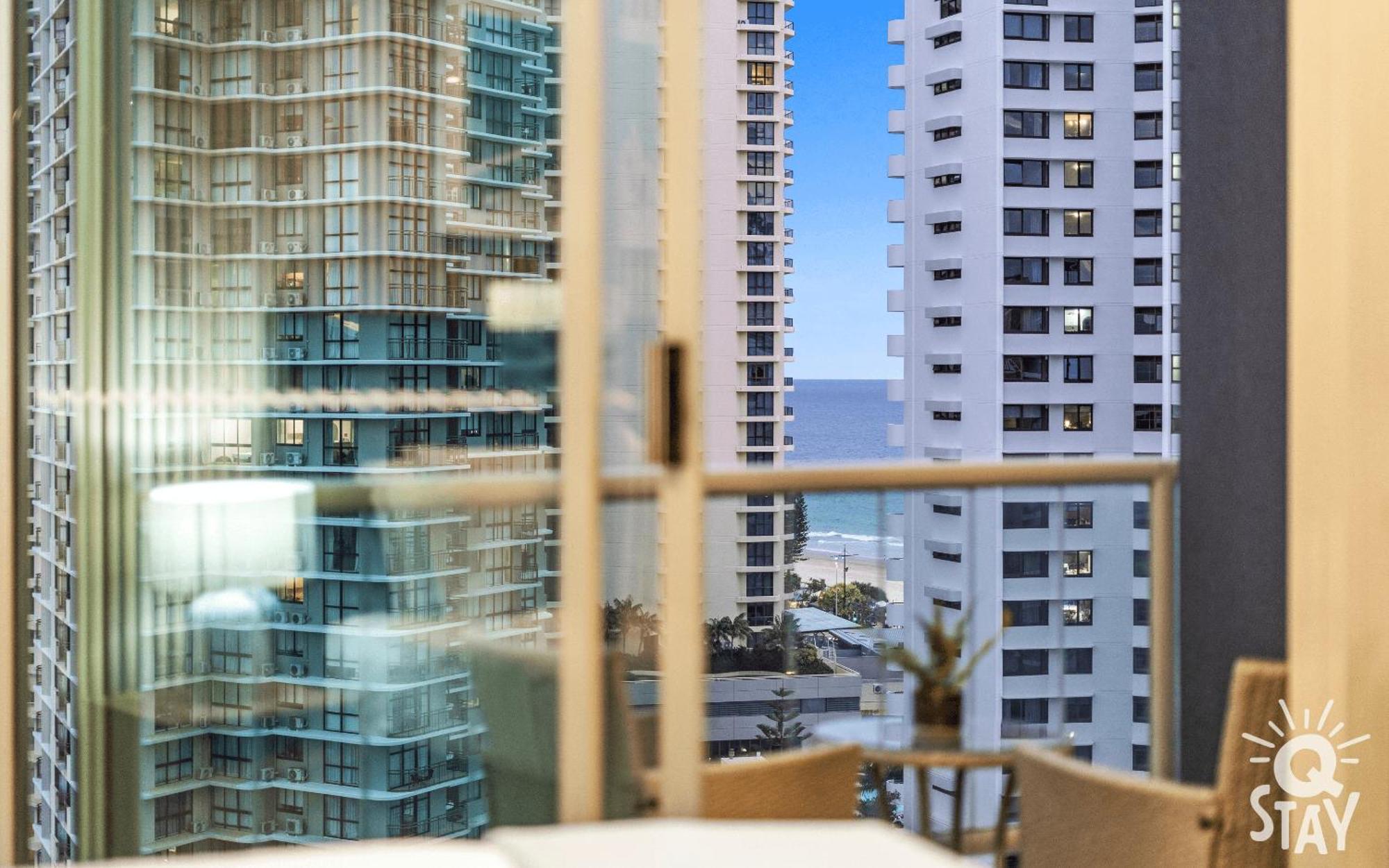 גולד קוסט Legends Surfers Paradise Mid Week Madness Deal - Q Stay מראה חיצוני תמונה